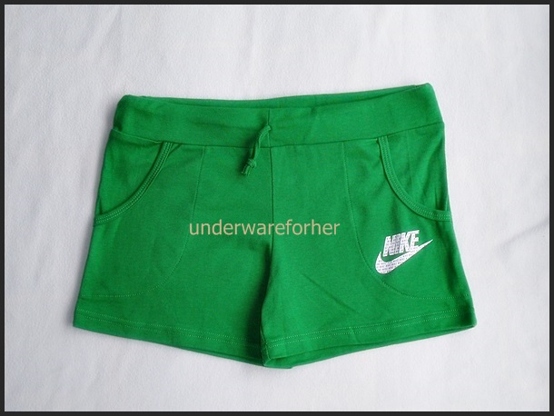 กางเกงขาสั้น NIKE สีเขียวใบไม้ รูปที่ 2