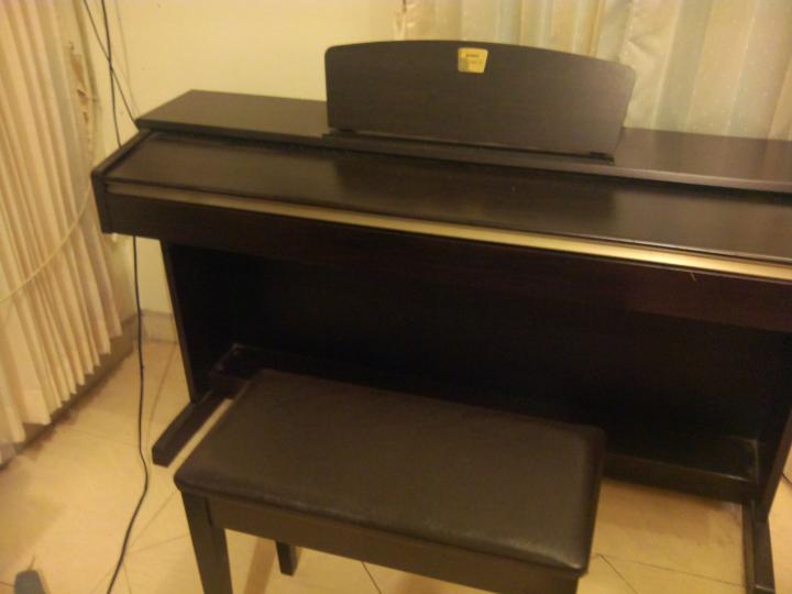 ขายเปียโนไฟฟ้า Yamaha Clavinova CLP 320 รูปที่ 1