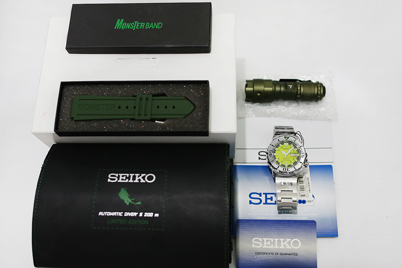 เรือนนี้สภาพสะสมค่ะ ใครสะสมอยู่ เชิญค่ะ สินค้าพร้อมส่ง SEIKO GREEN MONSTER (King Size) Limited 1881 เรือน รูปที่ 6