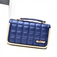 กระเป๋าแฟชั่นเกาหลี ลายตาราง ขอบทอง มีให้เลือก 2 สี (สีน้ำเงินและสีดำ) หิ้วก็ได้   สะพายก็เก๋ค่ะ