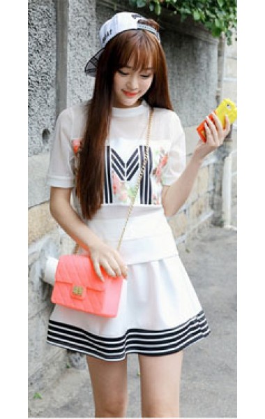 ++พร้อมส่ง++ เสื้อผ้าแฟชั่นนำเข้า Missweet-K006 ชุดเซท เสื้อ+กระโปรง รูปที่ 1