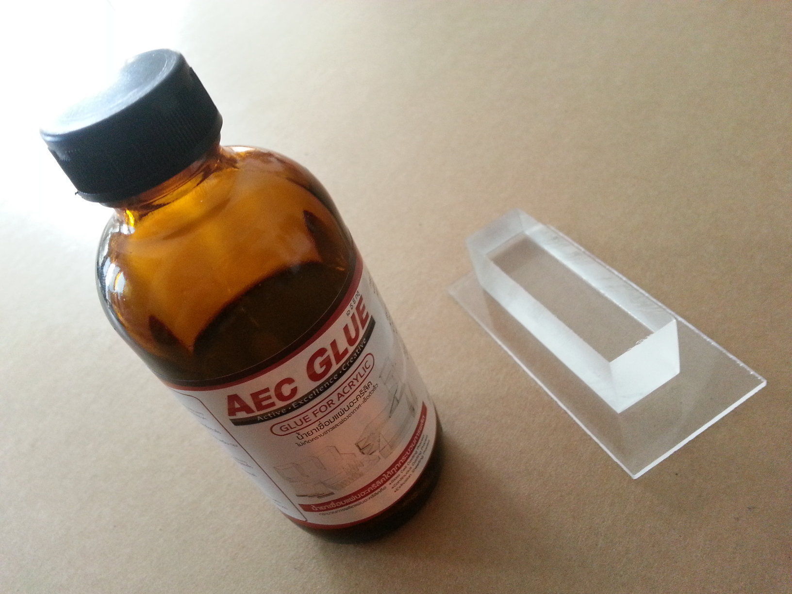 น้ำยาเชื่อมแผ่นอะคริลิค (ไร้คราบและแห้งเร็ว) AEC GLUE รูปที่ 1