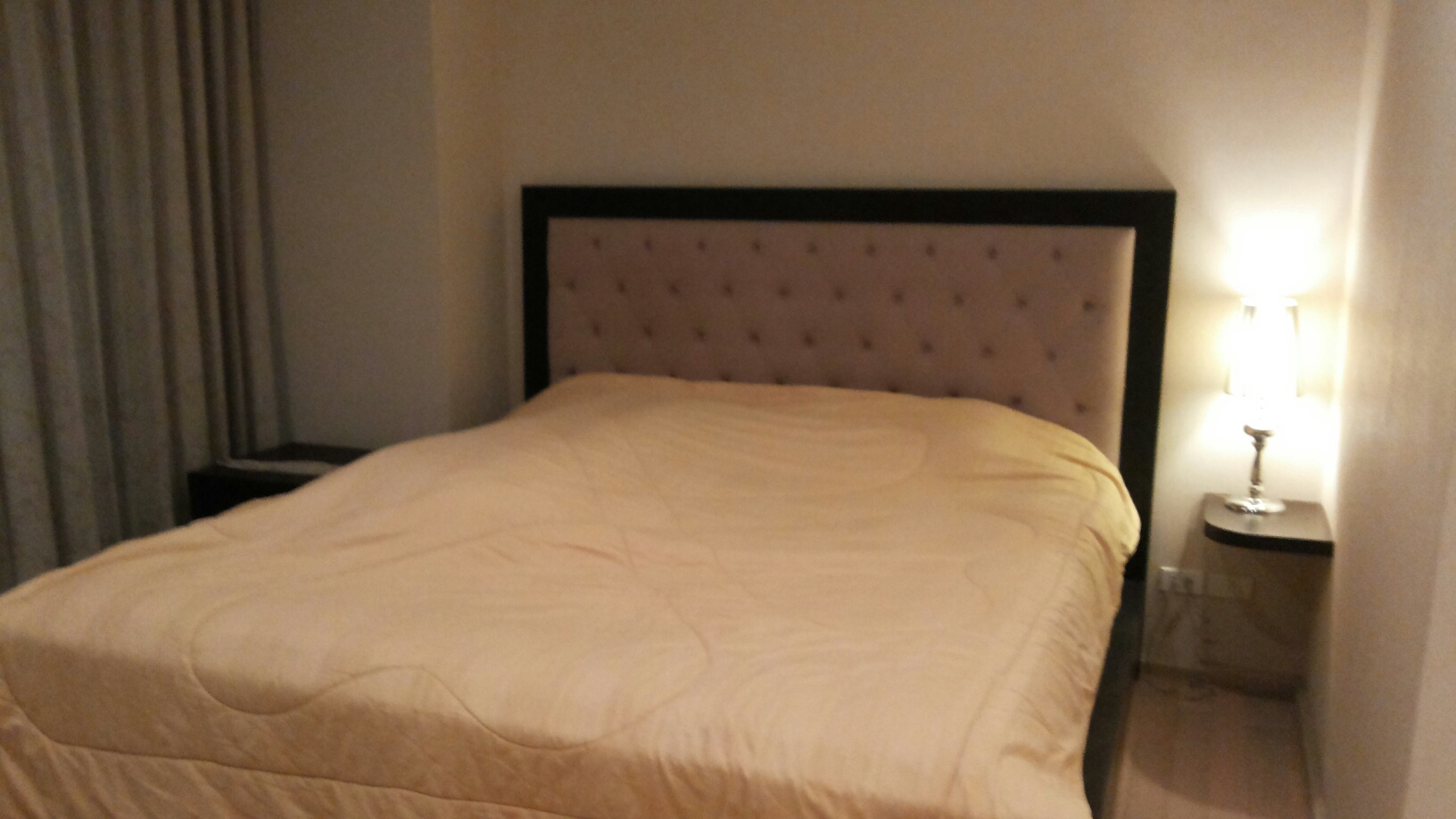 ให้เช่า คอนโดหรู โนเบิล โซโล ทองหล่อ NOBLE SOLO THONGLOR ชั้น 20 ขนาด 65 ตร.ม. 1 ห้องนอน 1 ห้องน้ำ 1 ห้องพักผ่อน แอร์ฝังใต้เพดาทุกห้อง รูปที่ 4