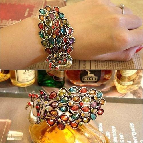 กำไลข้อมือ ประดับคริสตัลหลากสีรูปนกยูงแฟชั่นเกาหลีหรูหรา Rhinestone Peacock Bracelet นำเข้า - พร้อมส่งW150 ราคา550บาท รูปที่ 1