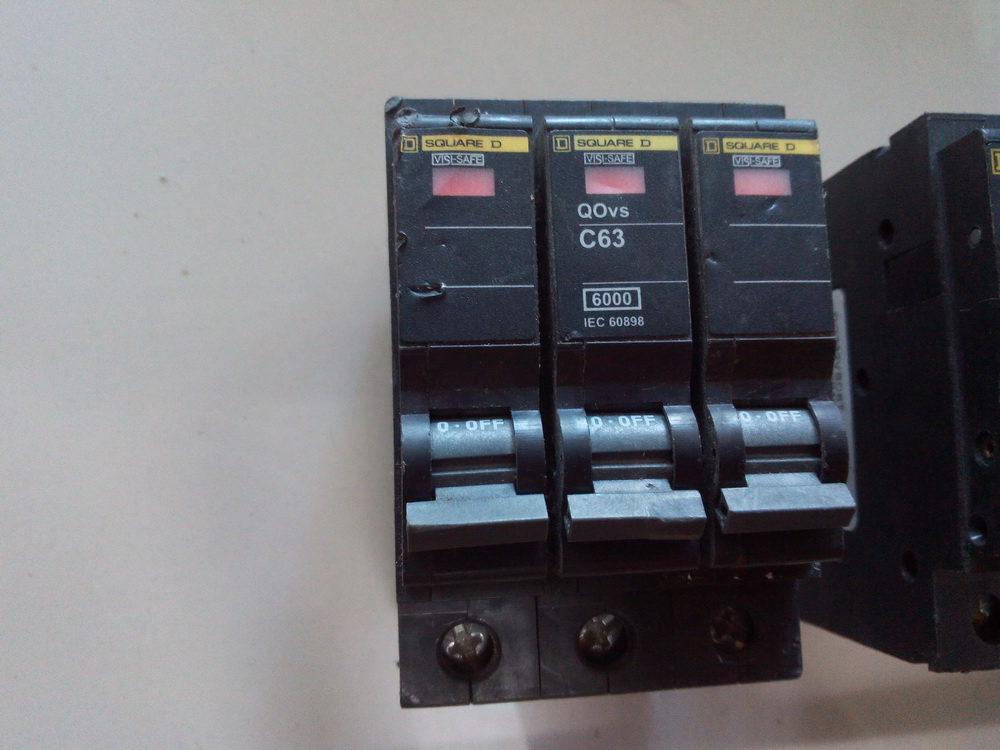 ขาย ลูกย่อย เซอร์กิต เบรกเกอร์ QOvs Circuit Breaker Schneider ชนิด 1-2-3 Pole มือสอง สภาพดี ราคาถูก รูปที่ 3