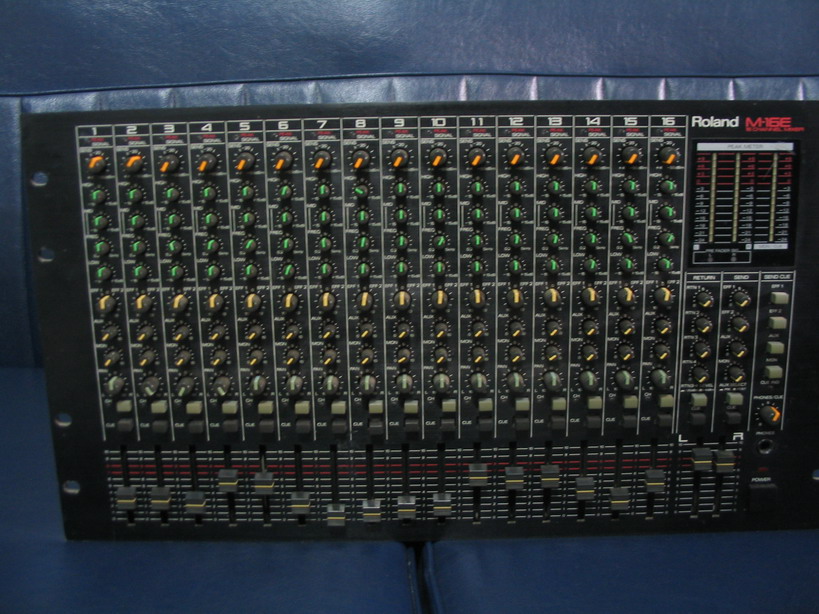 ROLAND M-16E Mixer 16 Channels รูปที่ 2