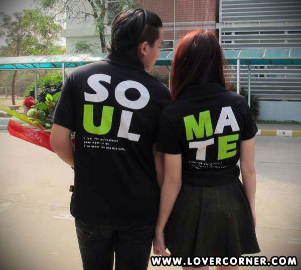 เสื้อคู่ถ่ายพรีเวดดิ้ง เสื้อคู่รักถ่ายรูปแต่งงานสวยๆ เพิ่มความหวานให้ pre-wedding ของคุณ รูปที่ 3