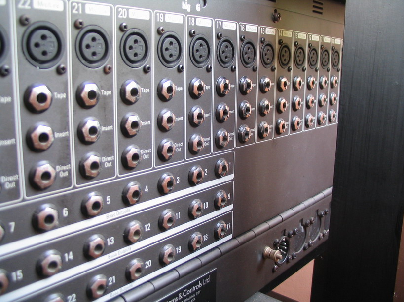 Mixing Console รูปที่ 3