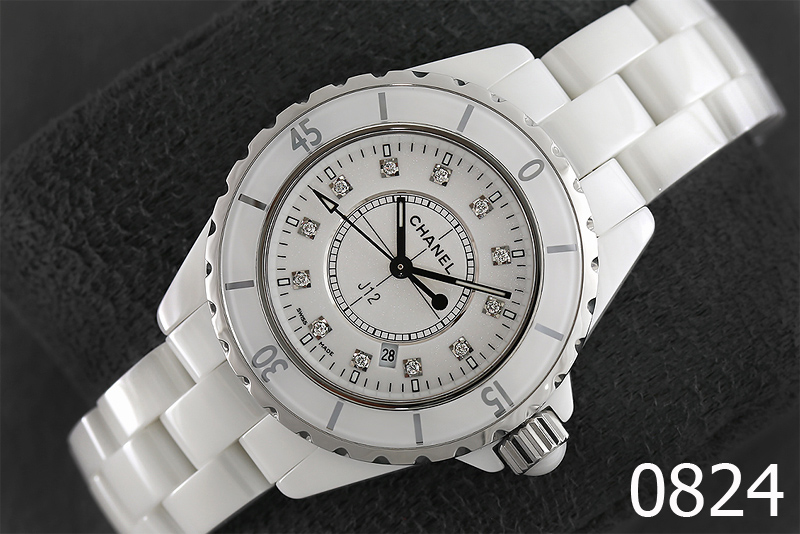 CHANEL J12 WHITE CERAMIC DIAMOND 33MM. รุ่นยอดนิยม เพชรแท้ กล่องใบครบๆ Lady Size หน้าปัดขาวประกายเงางาม กระจกแซฟไฟร์ รูปที่ 1