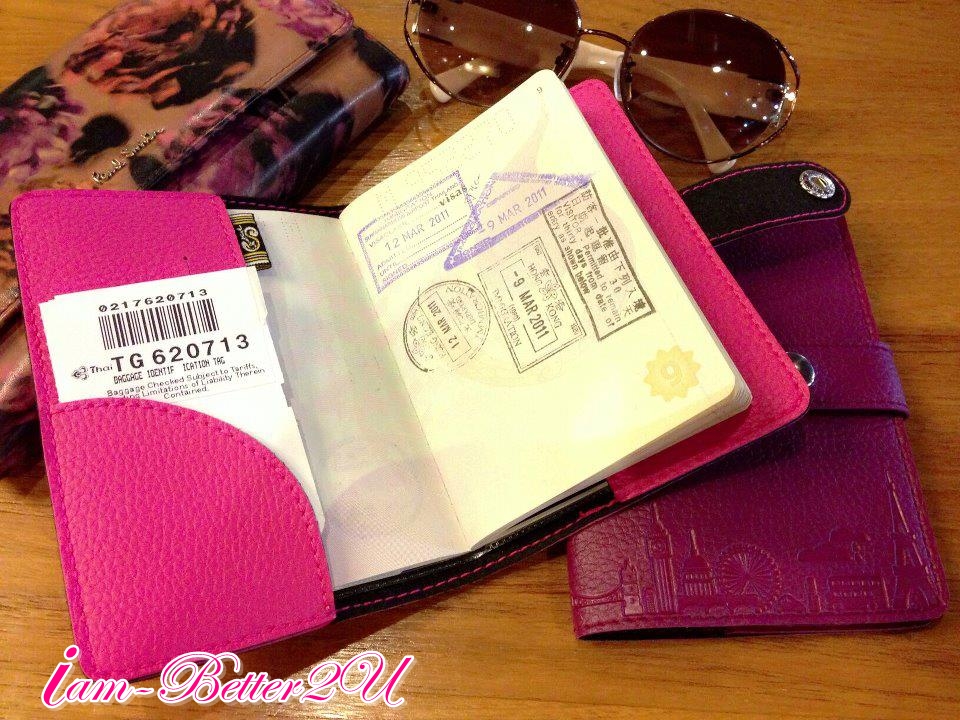 กระเป๋าใส่พาสปอร์ต Passport Holder ใส่ Passport ได้ 1 เล่ม ช่องใส่ Boarding pass การ์ดจิ๋ว 1 ใบ บัตรเครดิต 1 ใบ มี 15 สี รูปที่ 1