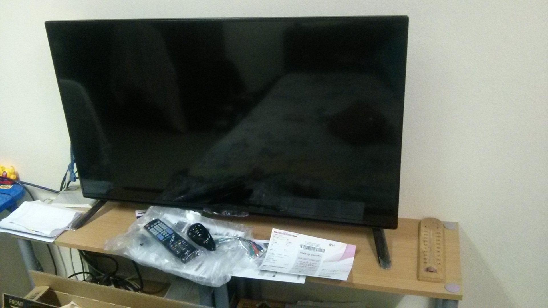 SMART TV IN 4K ULTRA HD RESOLUTION  40UB800T สภาพดีใช้งาน 2 เดือน ราคาถูก รูปที่ 1