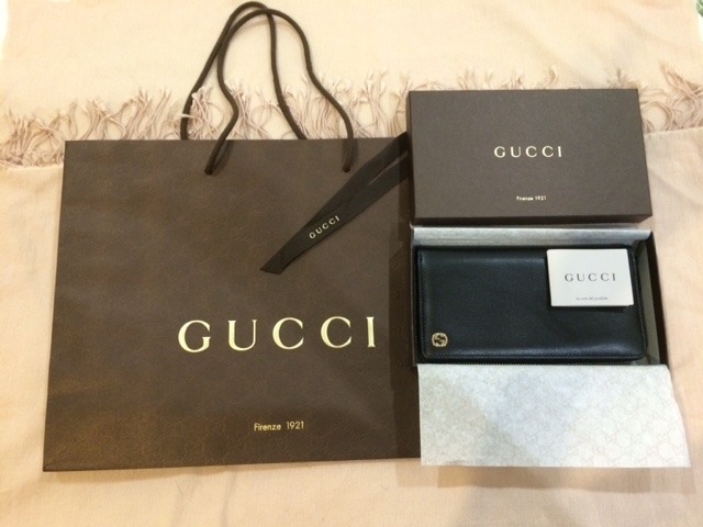 กระเป๋าสตางค์ Gucci สีดำ แบบซิป ของแท้จ้า รูปที่ 1