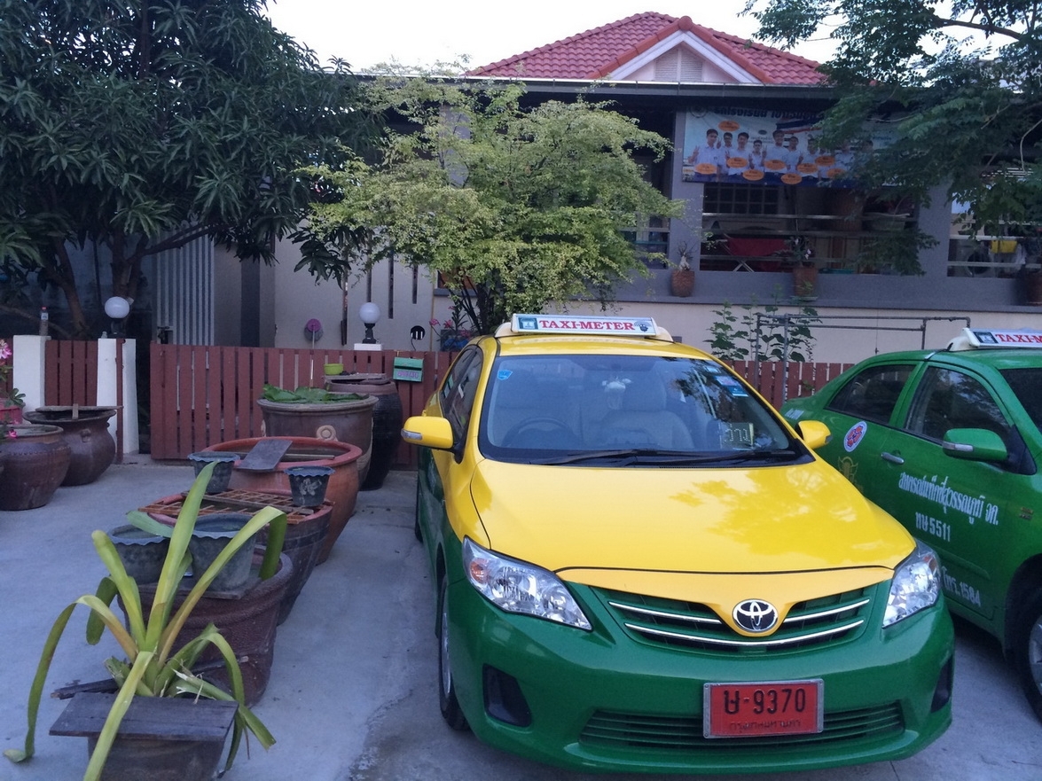 เช่ารถแท็กซี่ แท็กซี่ให้เช่า แค่เช่าก็ได้รถ สุวรรณภูมิ เขียว-เหลือง และดำ-เหลือง เช่ากะ เช่าควง อู่ A9 รูปที่ 1