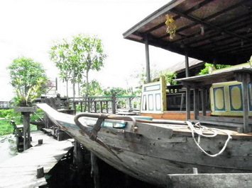 ขายด่วนเรือไม้สักทองโบราณ มีทะเบียน สภาพสวยพร้อมใช้ราคาถูก รูปที่ 6