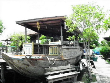 ขายด่วนเรือไม้สักทองโบราณ มีทะเบียน สภาพสวยพร้อมใช้ราคาถูก รูปที่ 5