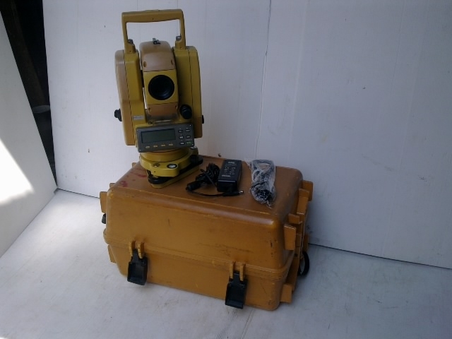 ขายกล้องสำรวจ TOTAL STATION ยี่ห้อ TOPCON รุ่น CS102 ขนาด1หน้าจอ เเบตใหม่1ก้อน มีกล่องเเละอุปกรณ์ครบตามรูปเลยครับพร้อมคาริเบต ออกค่าพิกัดได้ ออกใบเซอร์ สภาพ90%MADE IN JAPAN ขายเเค่50000 บาทเท่านั้นครับ สภาพดีมากพร้อมใช้งานได้อีกนาน : นนทบุรี รูปที่ 5
