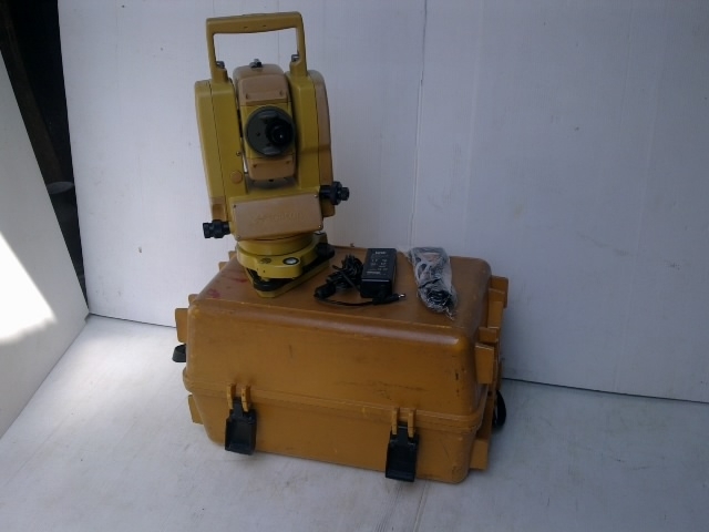 ขายกล้องสำรวจ TOTAL STATION ยี่ห้อ TOPCON รุ่น CS102 ขนาด1หน้าจอ เเบตใหม่1ก้อน มีกล่องเเละอุปกรณ์ครบตามรูปเลยครับพร้อมคาริเบต ออกค่าพิกัดได้ ออกใบเซอร์ สภาพ90%MADE IN JAPAN ขายเเค่50000 บาทเท่านั้นครับ สภาพดีมากพร้อมใช้งานได้อีกนาน : นนทบุรี รูปที่ 4