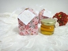 รูปย่อ ของชำร่วยงานแต่ง กล่องกระดาษลายดอกไม้+น้ำผึ้ง 1 ออนซ์ รูปที่1