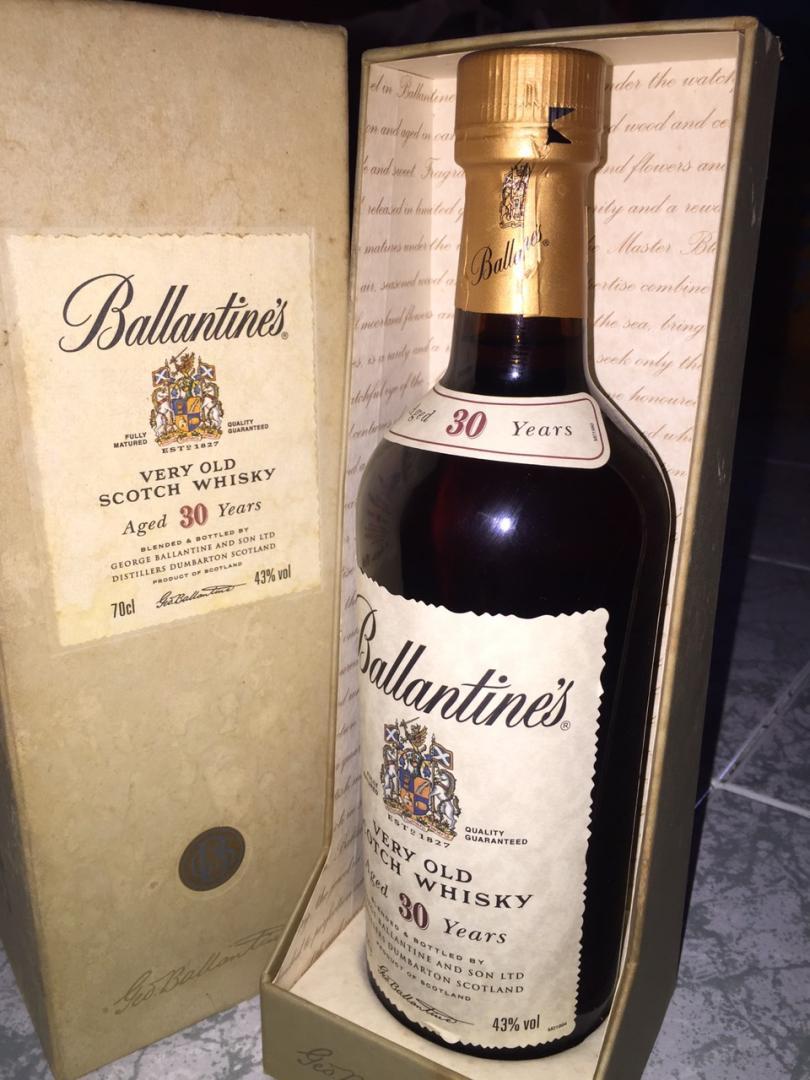 ขายวิสกี้Ballantines 30Year แท้ ๆ สะสมมานาน รูปที่ 3