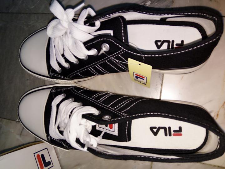 FILA รองเท้าผ้าใบ รูปที่ 3