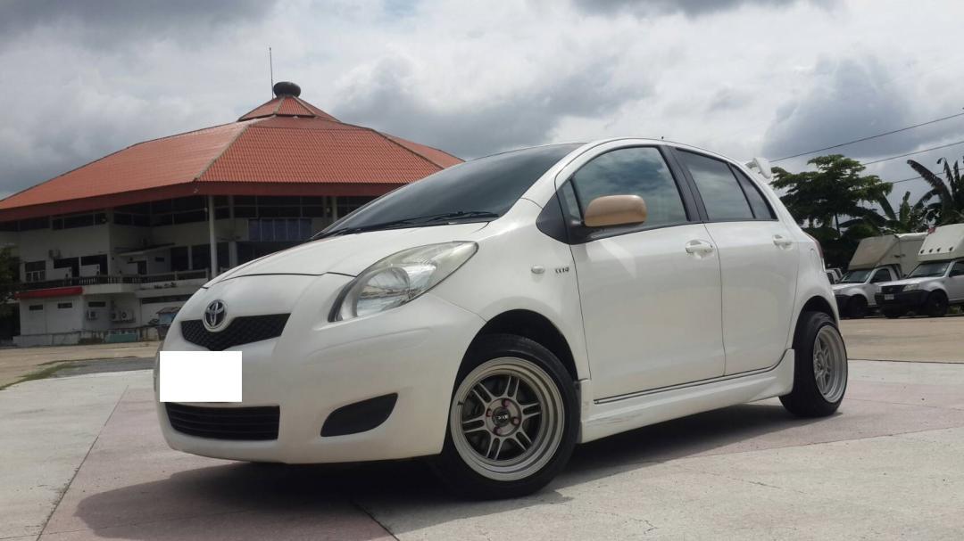 TOYOTA YARIS 1.5 ปี 2010 เกียร์ ออโต้ สีขาว สภาพสวย เจ้าของเดียว รูปที่ 1