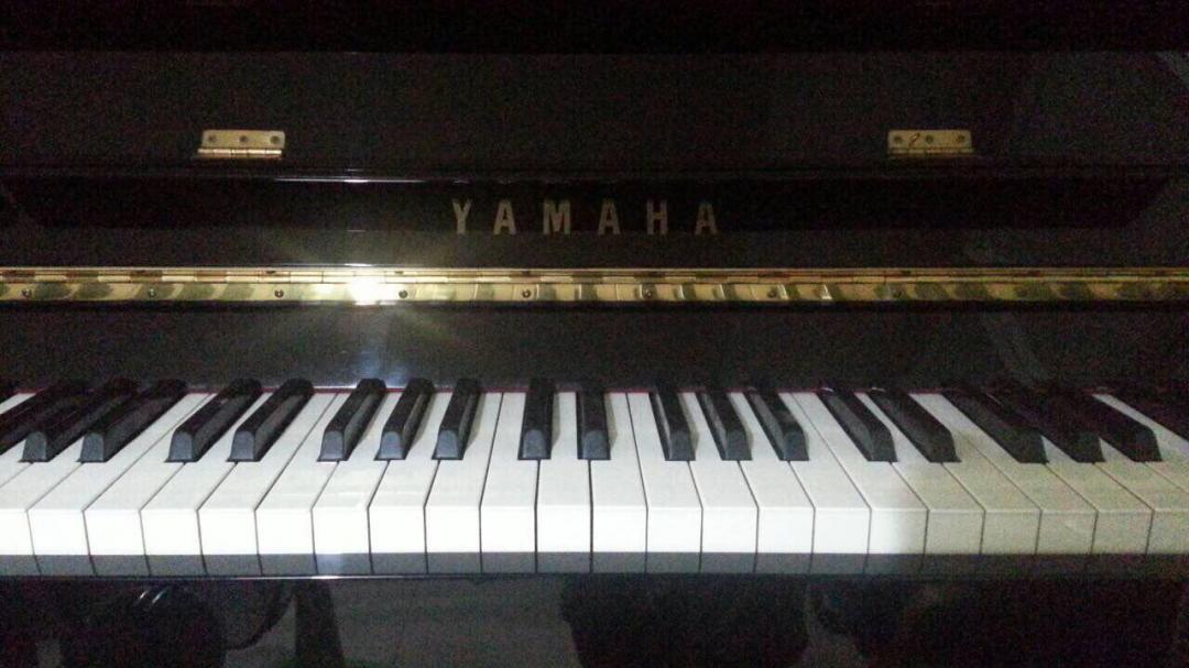 เปียโน Yamaha Upright Piano CE108 รูปที่ 3