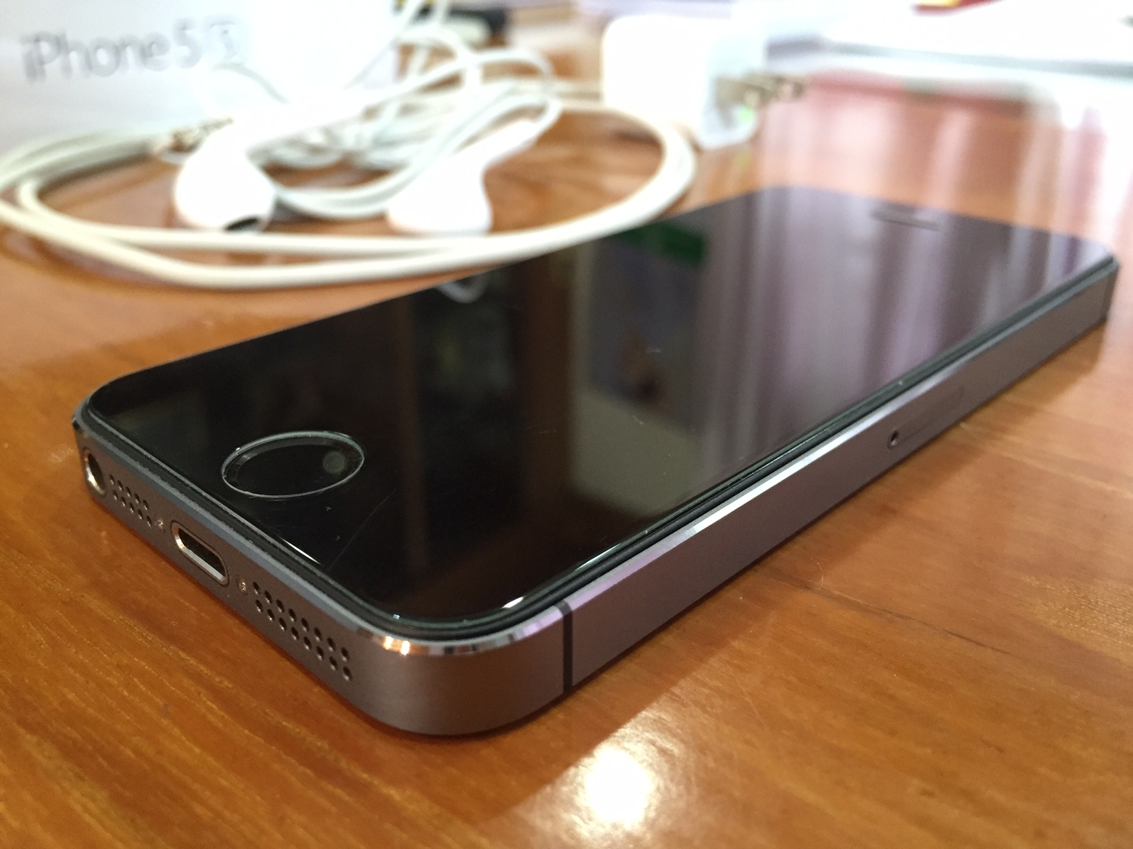 iPhone 5s 16GB Gray 9,000 : กรุงเทพมหานคร รูปที่ 1