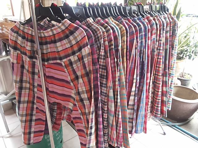 กางเกง สี่ส่วน ผลิตจากผ้าขาวม้า Free size เอวยางยืด  รูปที่ 3