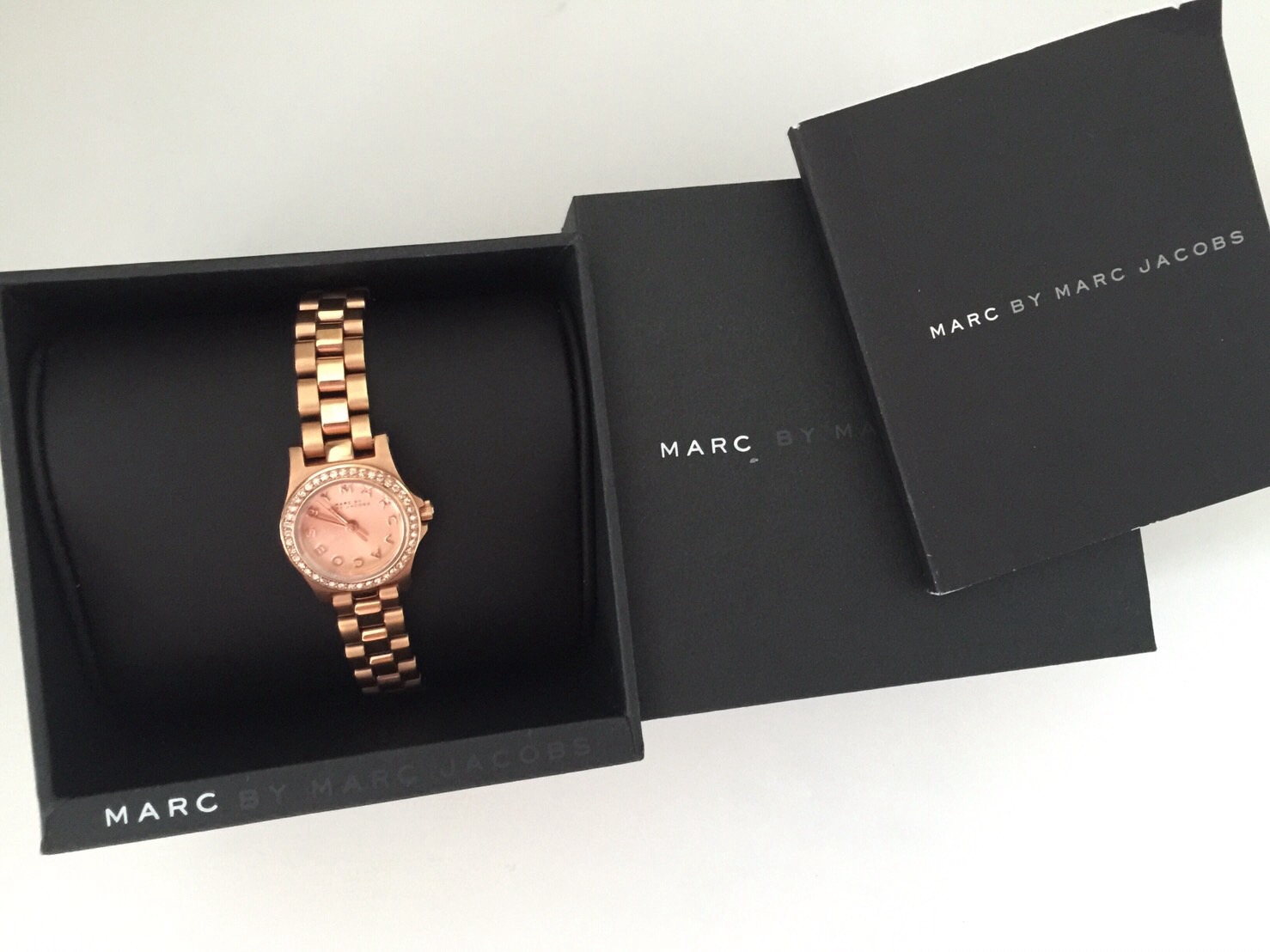 นาฬิกาข้อมือ pink gold ยี่ห้อ Marc Jacobs พร้อมใบรับประกัน ใหม่ ไม่เคยใช้ รูปที่ 4