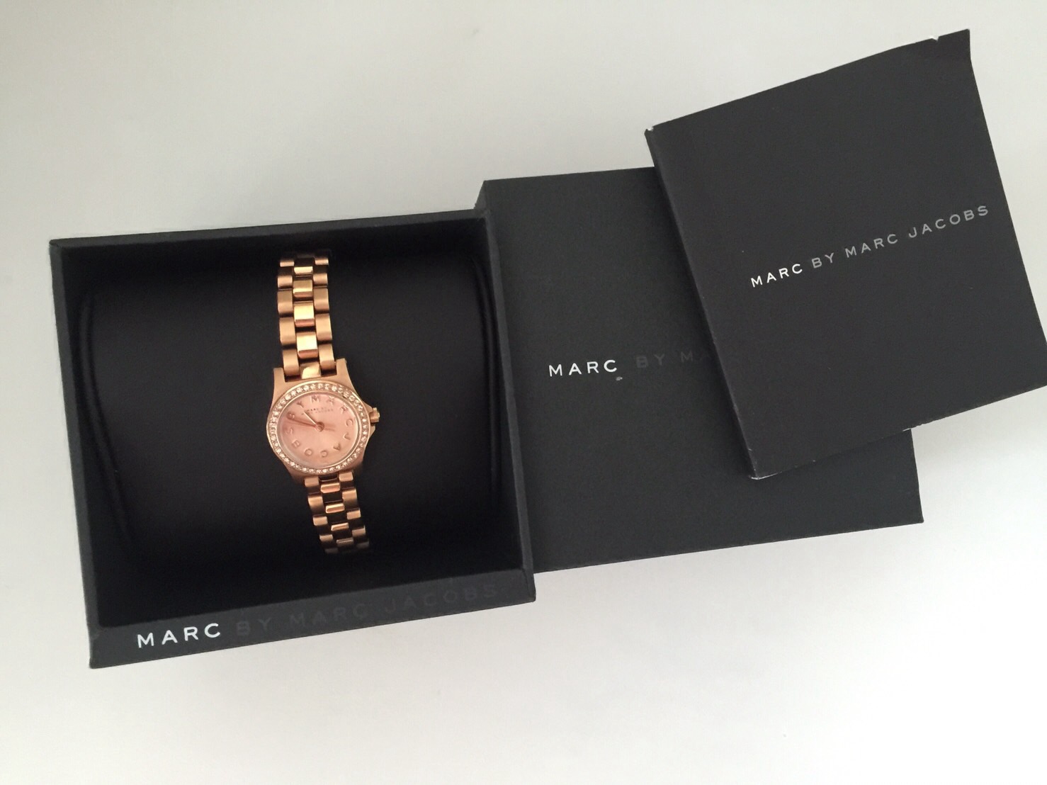 นาฬิกาข้อมือ pink gold ยี่ห้อ Marc Jacobs พร้อมใบรับประกัน ใหม่ ไม่เคยใช้ รูปที่ 3