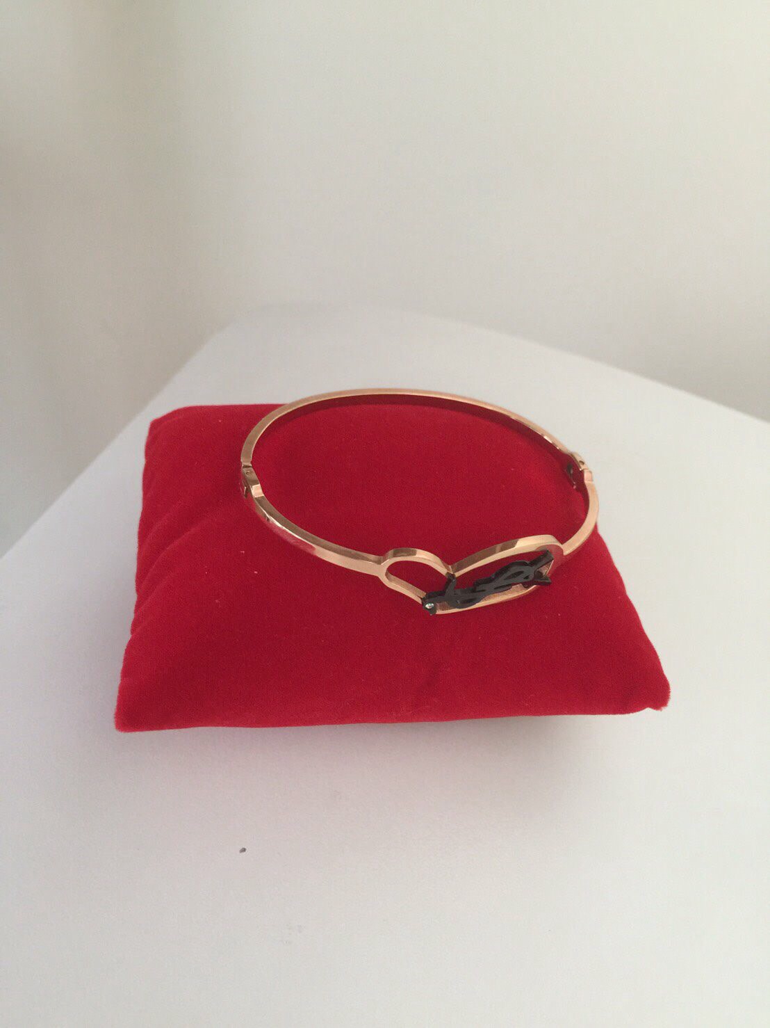 กำไลข้อมือ pink gold นำเข้าจากเกาหลี สภาพใหม่ 90% ยี่ห้อ Buvgari และ Yves Saint Laurent รูปที่ 4