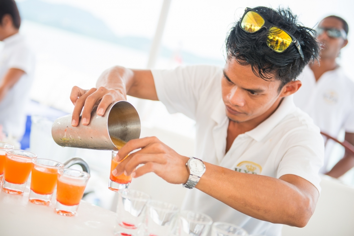 ล่องเรือใบ Hype Luxury Boat รูปที่ 4