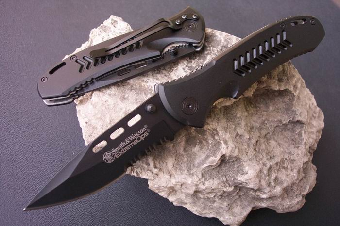 มีดพับ Smith & Wesson Saber clip Folding Pocket Hunting Knife  รูปที่ 1