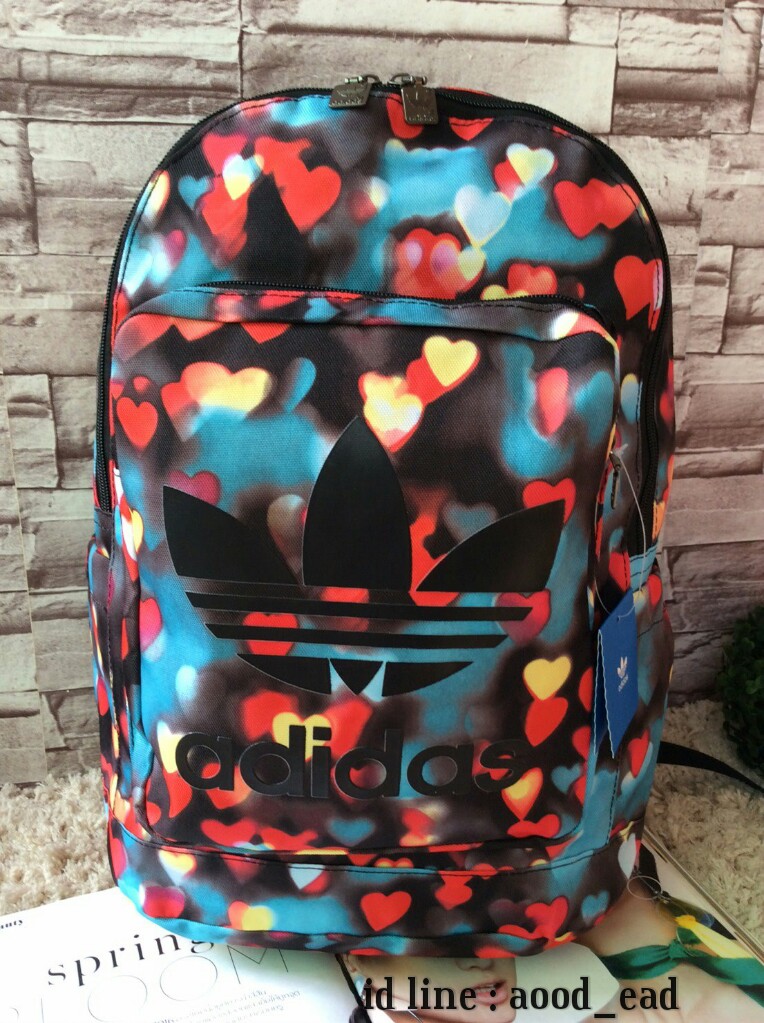 Adidas heart backpack รูปที่ 1