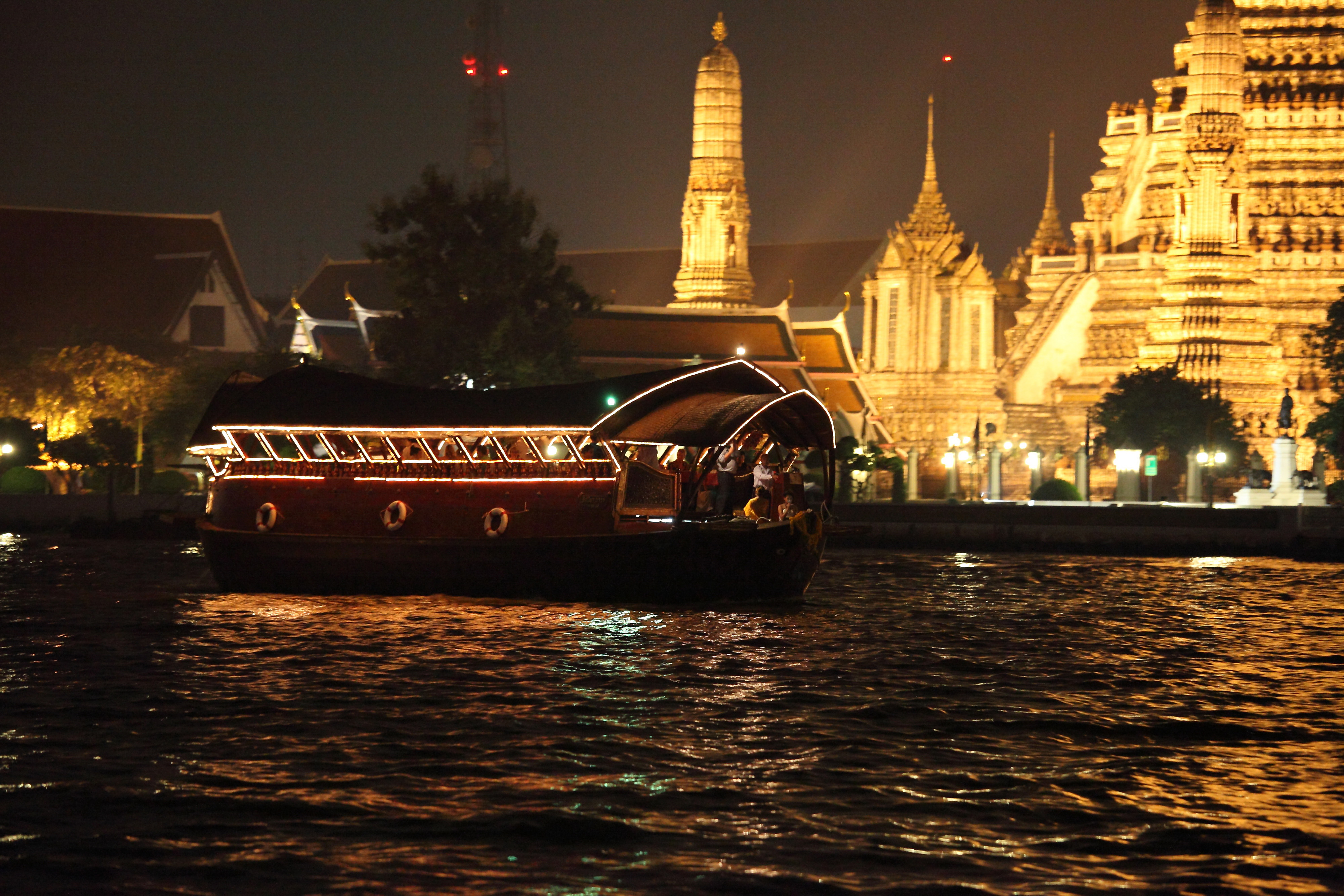 เรือลอยนาวา รูปที่ 1