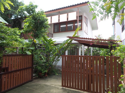 ให้เช่า บ้านเดี่ยว เพื่ออยู่อาศัย หรือ ทำธุรกิจ แถวพร้อมพงษ์ Rent Single house for residence or business at Prompong รูปที่ 1