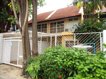 ให้เช่า บ้านเดี่ยว ใกล้ BTS นานา Rent Single House Near BTS Nana รูปที่ 1