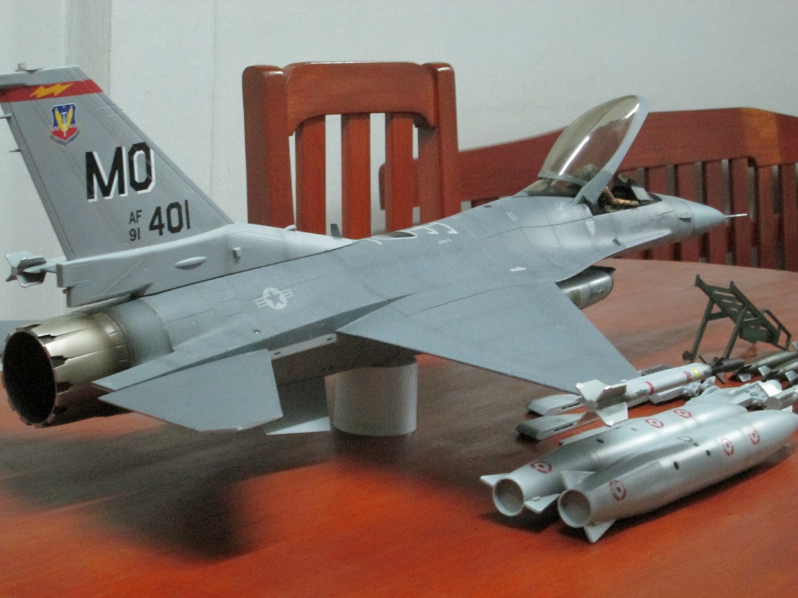 โมเดล F16 king size รูปที่ 2