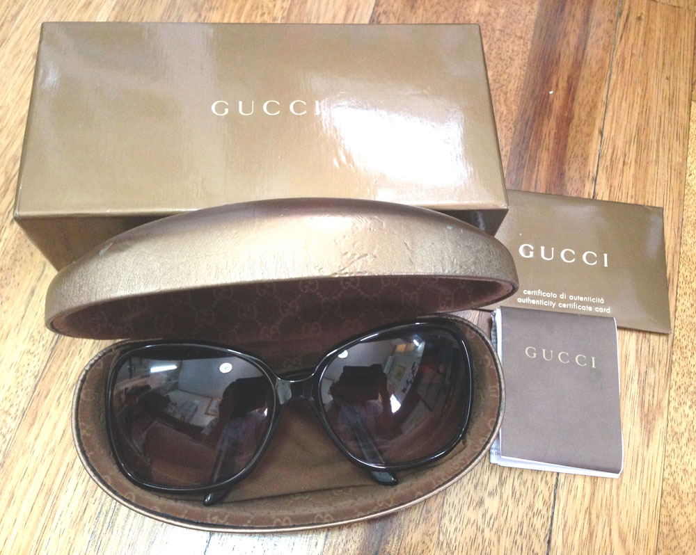 แว่นตา Gucci แว่นกันแดด Gucci Women Sunglasses ของแท้ Made in Italy ใช้น้อย ตัวแว่นสภาพใหม่ อุปกรณ์มีตัวแว่น กล่องและ certificate card รูปที่ 1