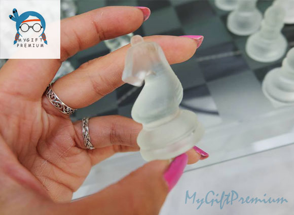 ชุดหมากรุกฝรั่ง อะครีลิก เกมส์กระดานหมากรุกฝรั่ง หมากรุกแก้ว ,(GLASS CHESS SET) รูปที่ 3