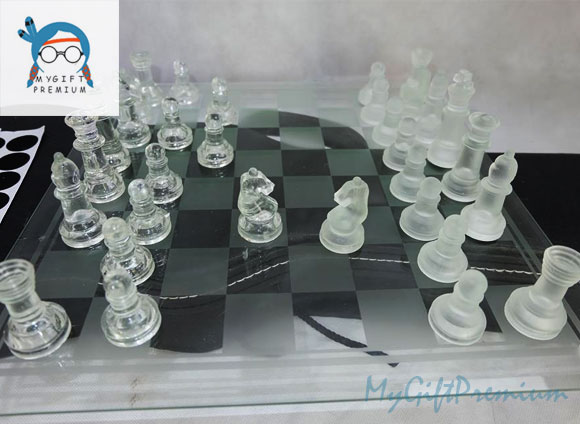 ชุดหมากรุกฝรั่ง อะครีลิก เกมส์กระดานหมากรุกฝรั่ง หมากรุกแก้ว ,(GLASS CHESS SET) รูปที่ 4