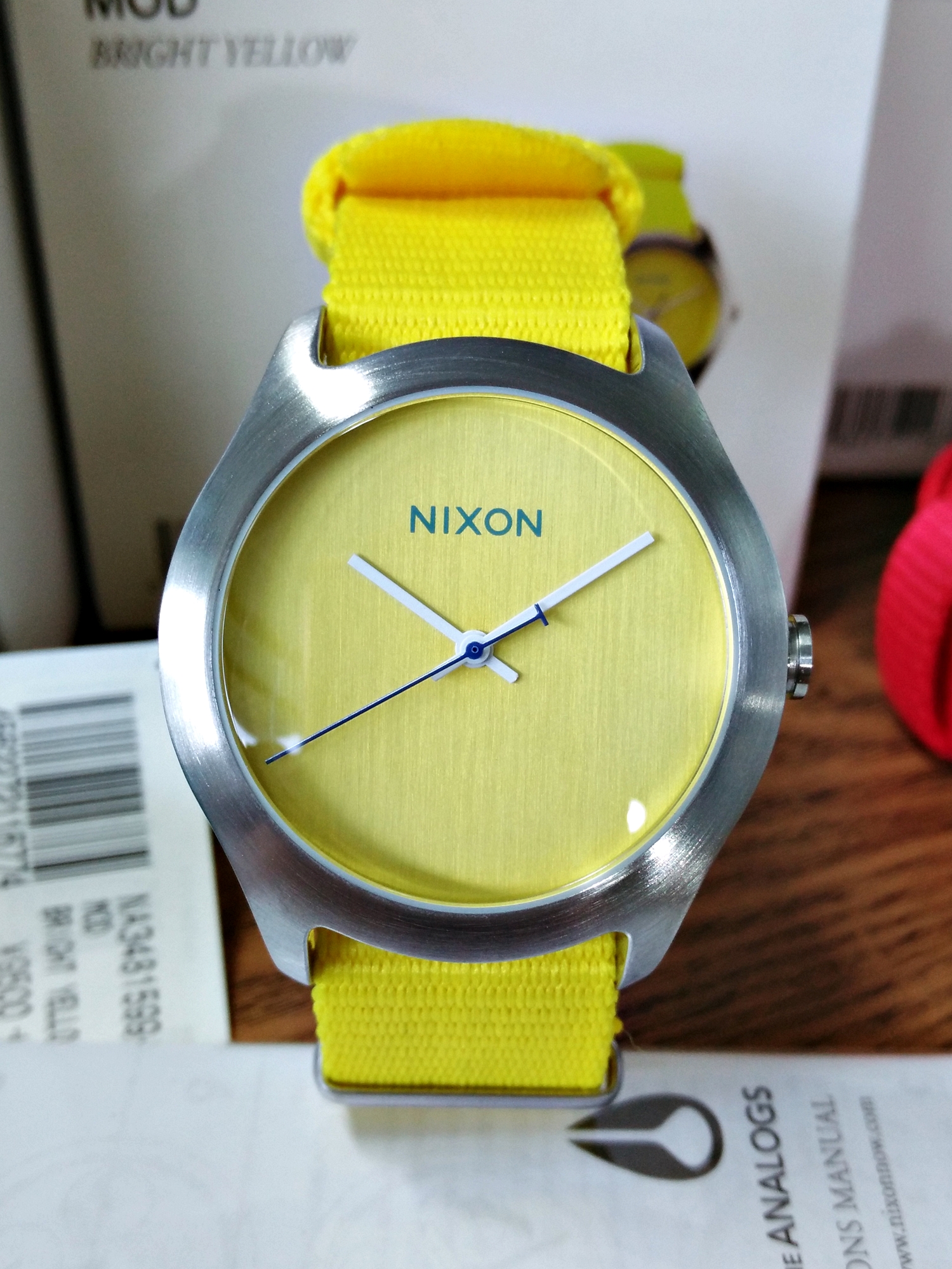 นาฬิกา Nixon MOD สีสันสดใสสำหรับสาวๆ  รูปที่ 1