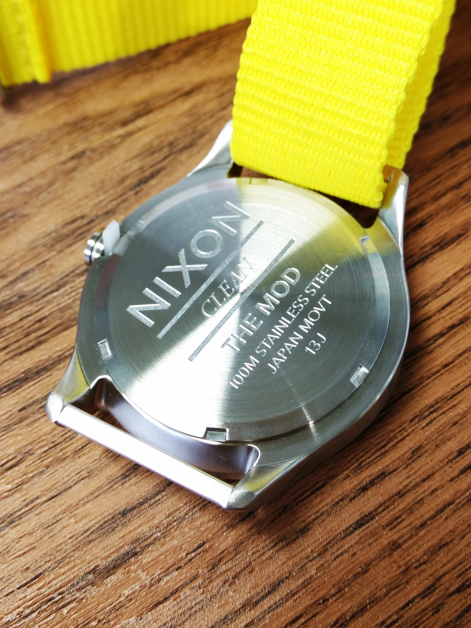 นาฬิกา Nixon MOD สีสันสดใสสำหรับสาวๆ  รูปที่ 4