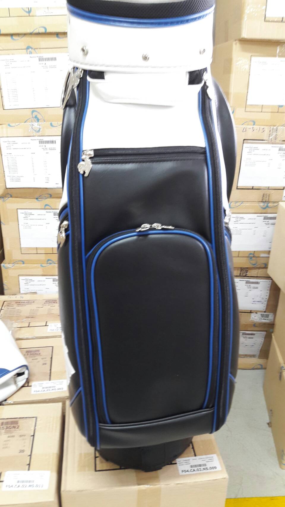 ขาย ถุงกอล์ฟ (ของใหม่) le coq sportif ราคาถูกมาก ของมีจำนวนจำกัด ( New Golf bag on sales ) รูปที่ 3