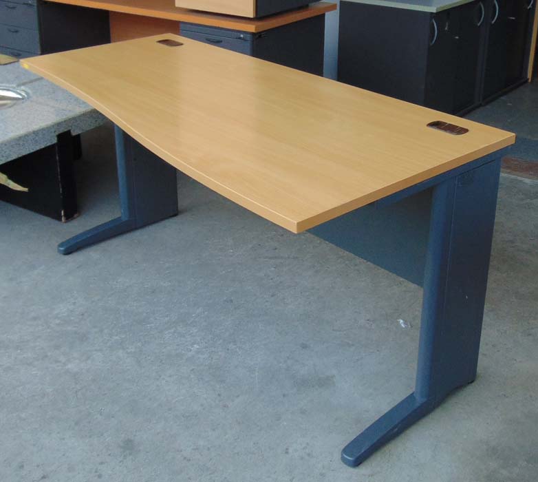โต๊ะทำงานมือ2(มีจำนวน30)? Brand Rockworth ขนาดลึก 0.75 เมตร ยาว 1.50 เมตร สูง 0.75 เมตร รูปที่ 1