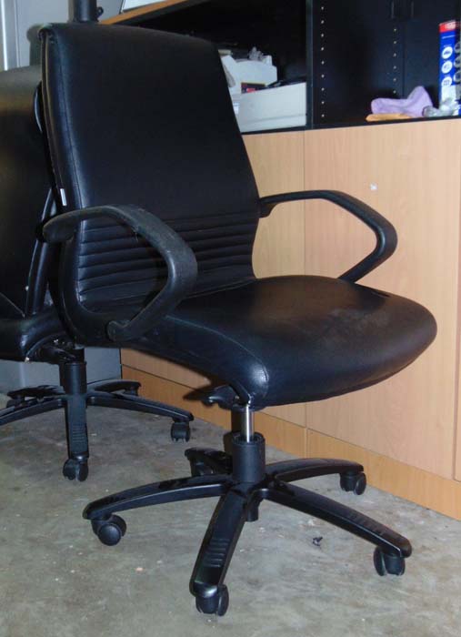 เก้าอี้สำนักงานมือสอง(มีจำนวน20) Brand Rockworth หุ้มด้วยหนัง ปรับสูงต่ำด้วยระบบไฮโดรลิก รูปที่ 1