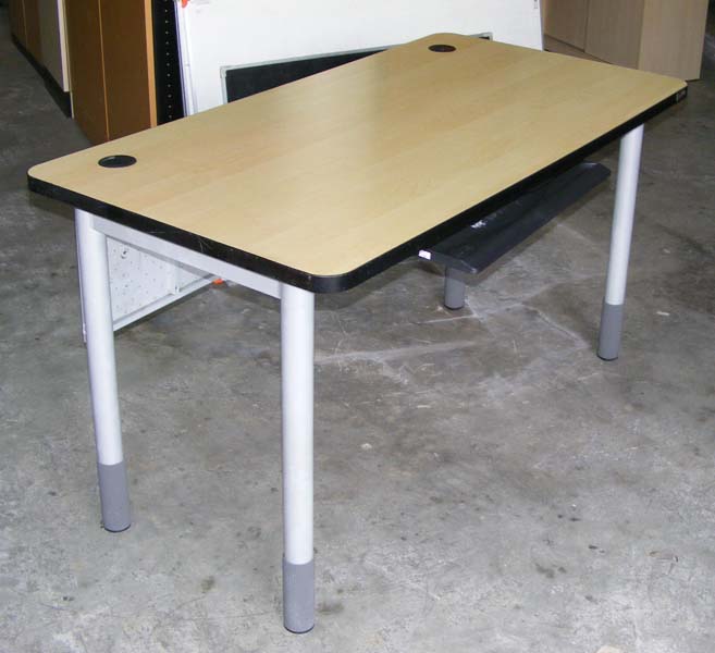 โต๊ะคอมพิวเตอร์มือ2(มีจำนวน4)  รูปที่ 1