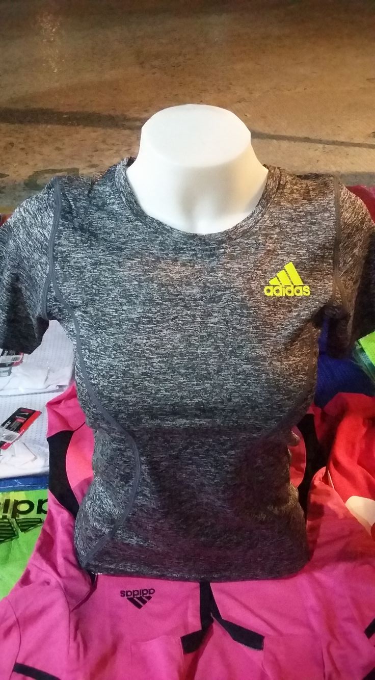เสื้อออกกำลังกายแขนสั้น Dri fit สำหรับผู้หญิง รูปที่ 3