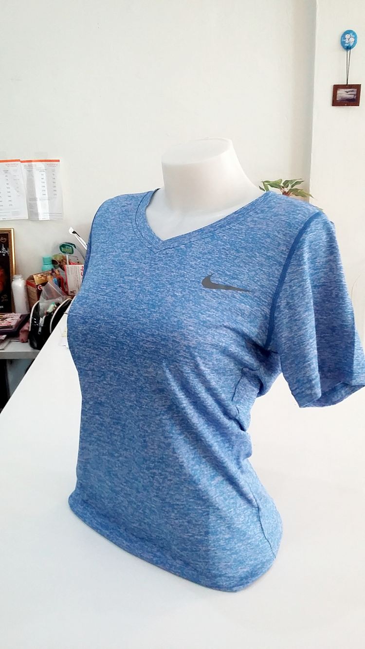 เสื้อออกกำลังกายแขนสั้น Dri fit สำหรับผู้หญิง รูปที่ 4