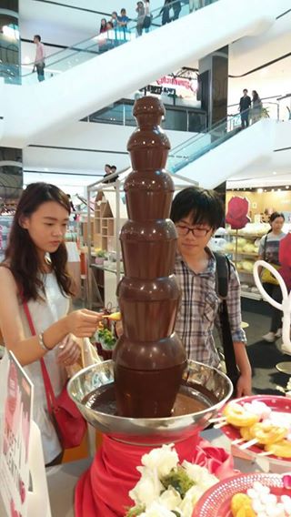ให้เช่า Chocolate Fountain เครื่องทำช็อคโกแลตฟองดู ไซส์ 120 เซ็นติเมตร รูปที่ 3